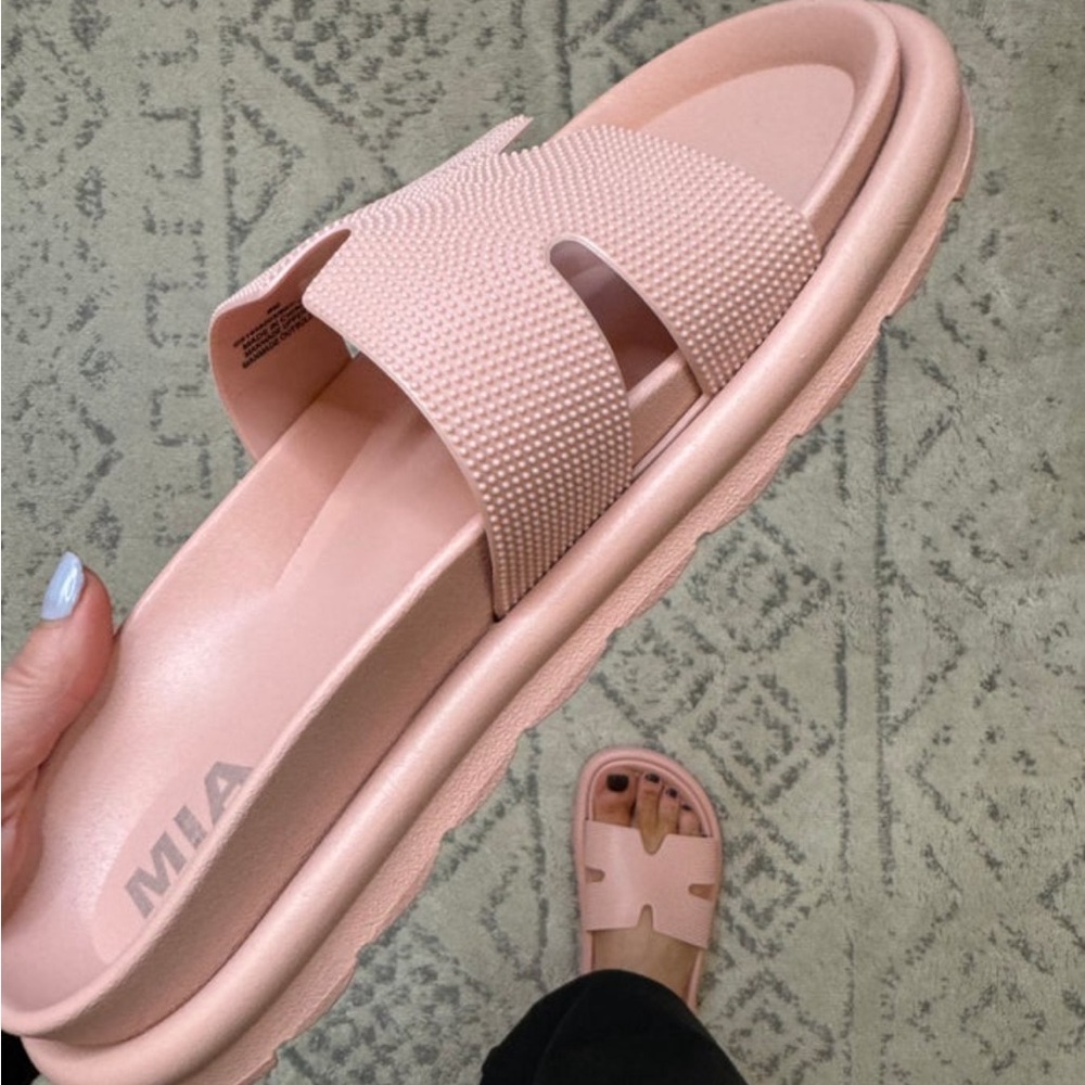 MIA BERTINI WOMENS SANDALS NWT